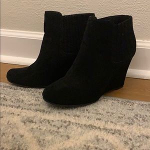 EUC Women’s Black Bootie Wedges